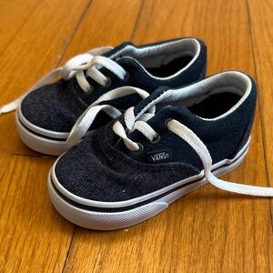 Vans Kids Sneakers - Black and White